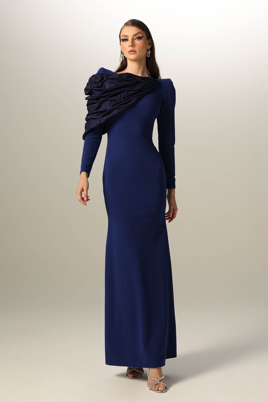 OIAA – MAGNETIC BLUE